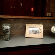 Un éclairage led (une bande de 1m) parcourt la niche.