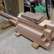 Bois corroyé et tronçonné chez un menuisier du coin