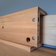 Assemblage aux dominos démontables