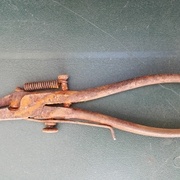 La pince sans marque avant rénovation.