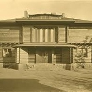 La maison Sommerfeld   https://www.bauhaus100.de/en/past/works/architecture/haus-sommerfeld/