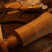 Avec un aperçu du bout de planche utilisé pour remettre sur le tour précédemment