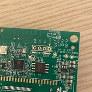 Les papattes de programation (les 4 trous au milieu de la photo)