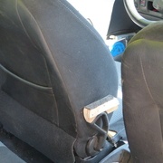 Appuis nécessaire pour le lit sur le siège conducteur