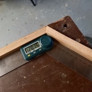 Essais du réglage de l'angle de la lame