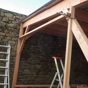 au sol le repère est facile, en l'air je fixe un tasseau "butée" pour que tout soit au même niveau