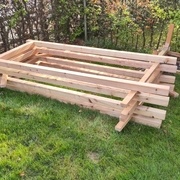 Préparation des quatre cadres de la structure.