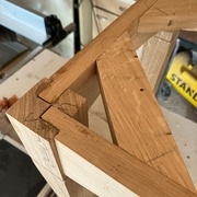 tasseaux de renfort et de fixation de l'assise.