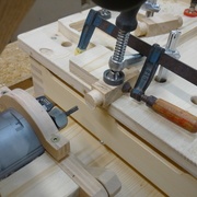 Réalisation de bouchon diamètre 22mm pour cacher les vis de fixation.