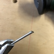 NB : pas besoin d'autant d'angle, on peut trancher perpendiculairement à l'axe