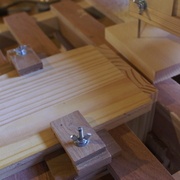 Maintien des pièces