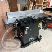 Elle ne tond pas la pelouse