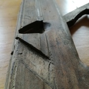 L'entaille grossièrement évidée.