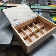 Les parois des casiers en hêtre