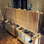 Placage des chants sur un panneau de 2000 x 600 mm