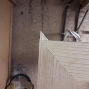 Assemblage à couple d'onglet et rainure/languette pour les cadres