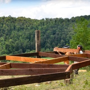 Structure en cours de montage : les mesures sont prises sur place car les plans basiques ne correspondent pas