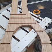 Flanc avec rainures usinées