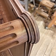 3b) les baguettes cintrées sur les têtes de colonne; en fait des filets cintrés à l'eau chaude et collés 4/4 :)collés