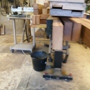 Débit et corroyage à partir de chutes principalement Iroko et Sipo