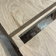 Les aimants-gouyats pour retenir les tablettes.