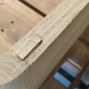 un coup de scie puis de rabot