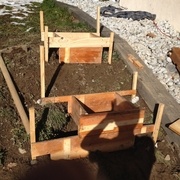 coffrage et coulage de pilier pour maintenir l'ossature portant le palier