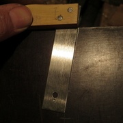 Pile parallèle au trait, comme avant le perçage, parfait !