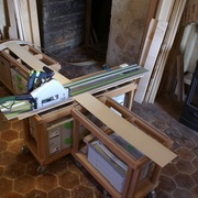 Découpe des feuilles de placage