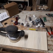 Léger ponçage du contre-plaqué