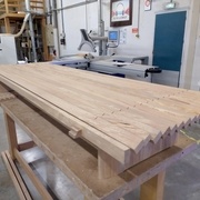 Présentation des lames avant entaille à la scie à format