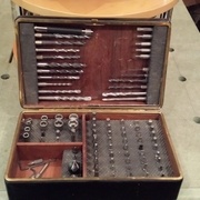 Ancienne boîte à cigares reconvertie en porte-bits