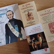 Littérature d' Agricol Perdiguier, de Mathurin Jousse et de Georges Sand (Georges Sand a aidé Agricol Perdiguier dans son rôle de pacificateur entre les différentes sociétés de compagnons. Son roman est inspiré de la vie de Perdiguier).