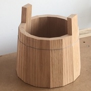 Fût monté avec un cerclage temporaire léger en fil de fer.