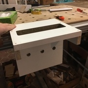 Trous pour les serres joints