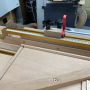 Usinage des 2 encoches les plus éloignées de la pièce, par retournement