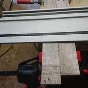 Prêt à rainurer les traverses. Mais quel est ce bois qui peluche après ponçage ???