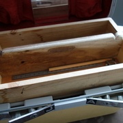 Le plateau tient pile dans le haut de la mallette