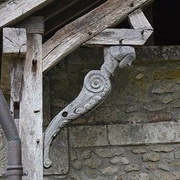 fig 4 Aisselier ou bras de force ancien sculpté