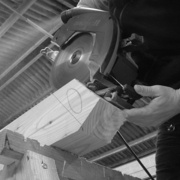 Débit des joues de tenon à la scie circulaire