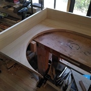 Un entourage de baignoire en peuplier (si si...) en cours de fabrication