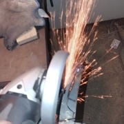 pas super précis la découpe à la disqueuse...