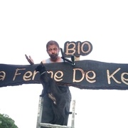 Toujours sous la surveillance de l'assistante !