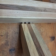 Pré-assemblage dossier-assise par 3 tourillons de 10