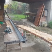 devant la maison car simplement trop lourd à déplacer et trop encombrant pour l'atelier