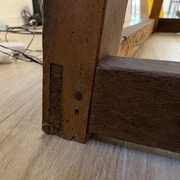 Les tenons se croisent-ils? Mystère!