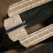 Détail des mors en bois recouverts de cuir