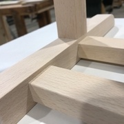 zoom sur le piètement