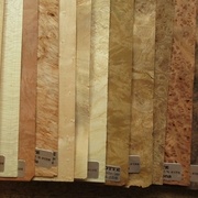 Au milieu, les loupes