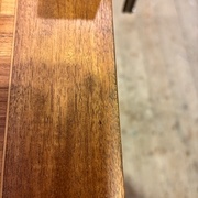 flanc de porte en acajou